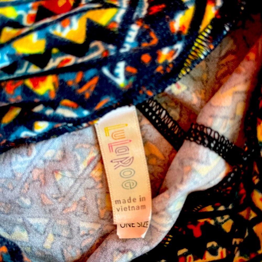 Excellent Condition LulaRoe One Size - Picture 2 of 2